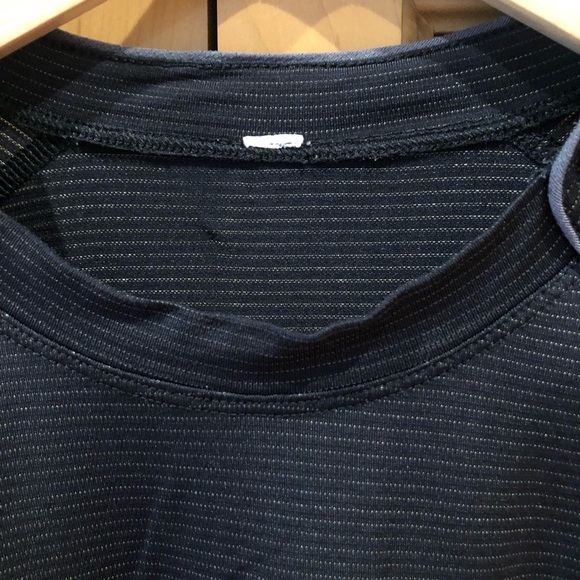 Lululemon classic workout shirt - Picture 2 of 4
